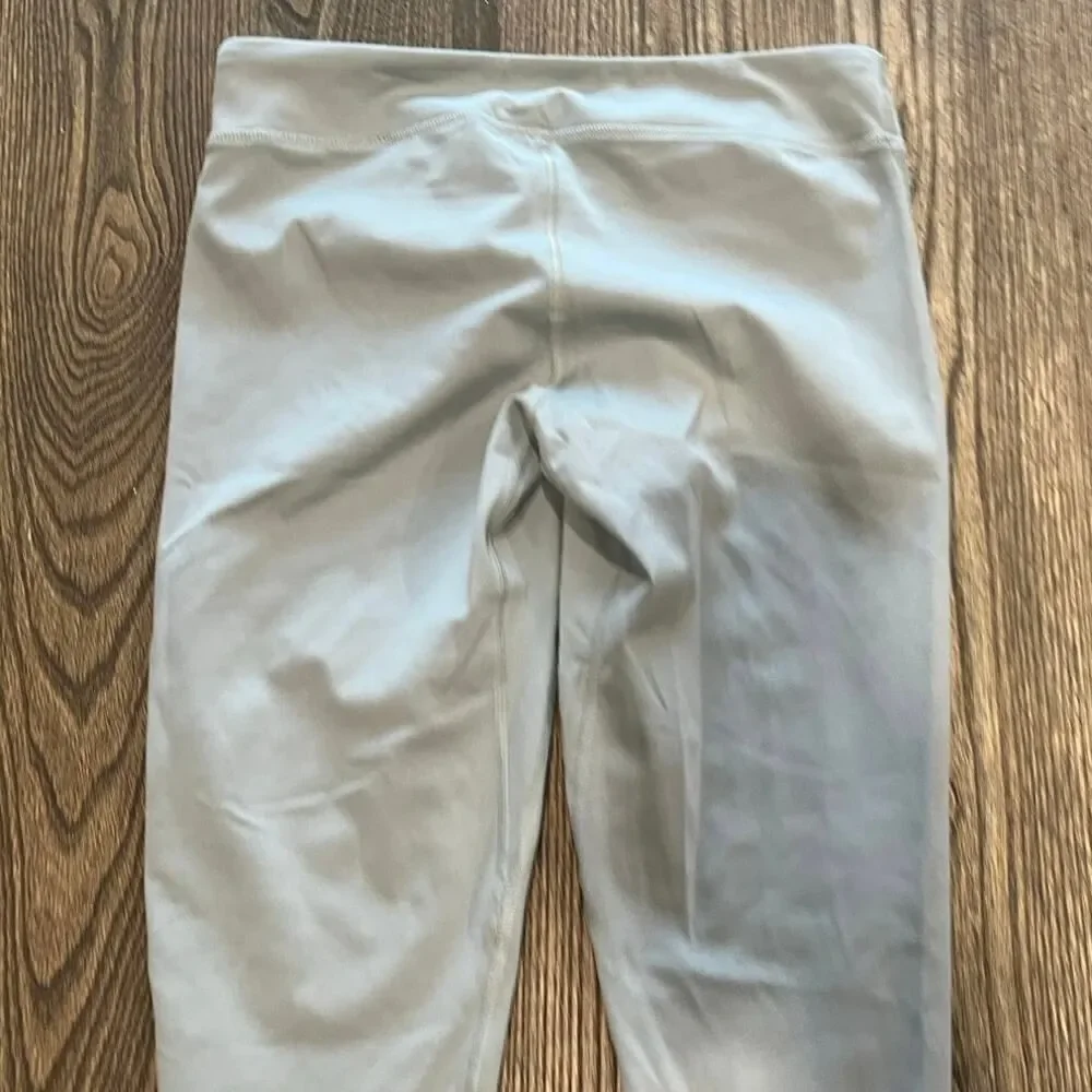 Under Armour Girls Youth Cropped Leggings Mid Rise Pull-On Stretch Gray Size YLG